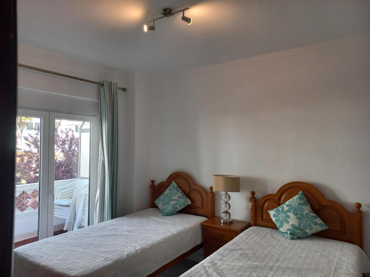 Regueiro Quarteira Beach Apartment ภายนอก รูปภาพ