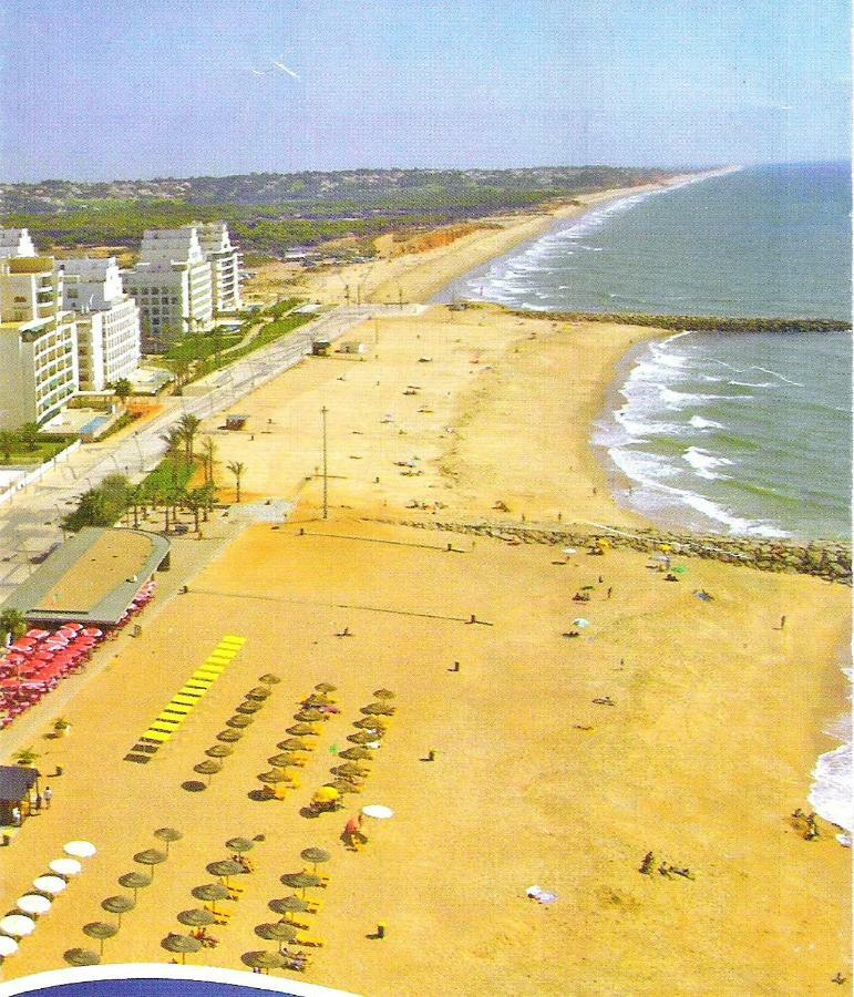 Regueiro Quarteira Beach Apartment ภายนอก รูปภาพ